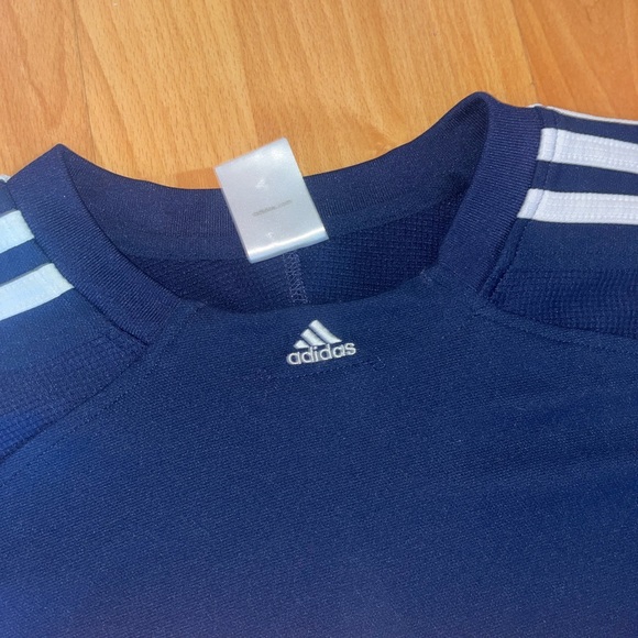Oversized vintage navy adidas tee - Picture 2 of 5